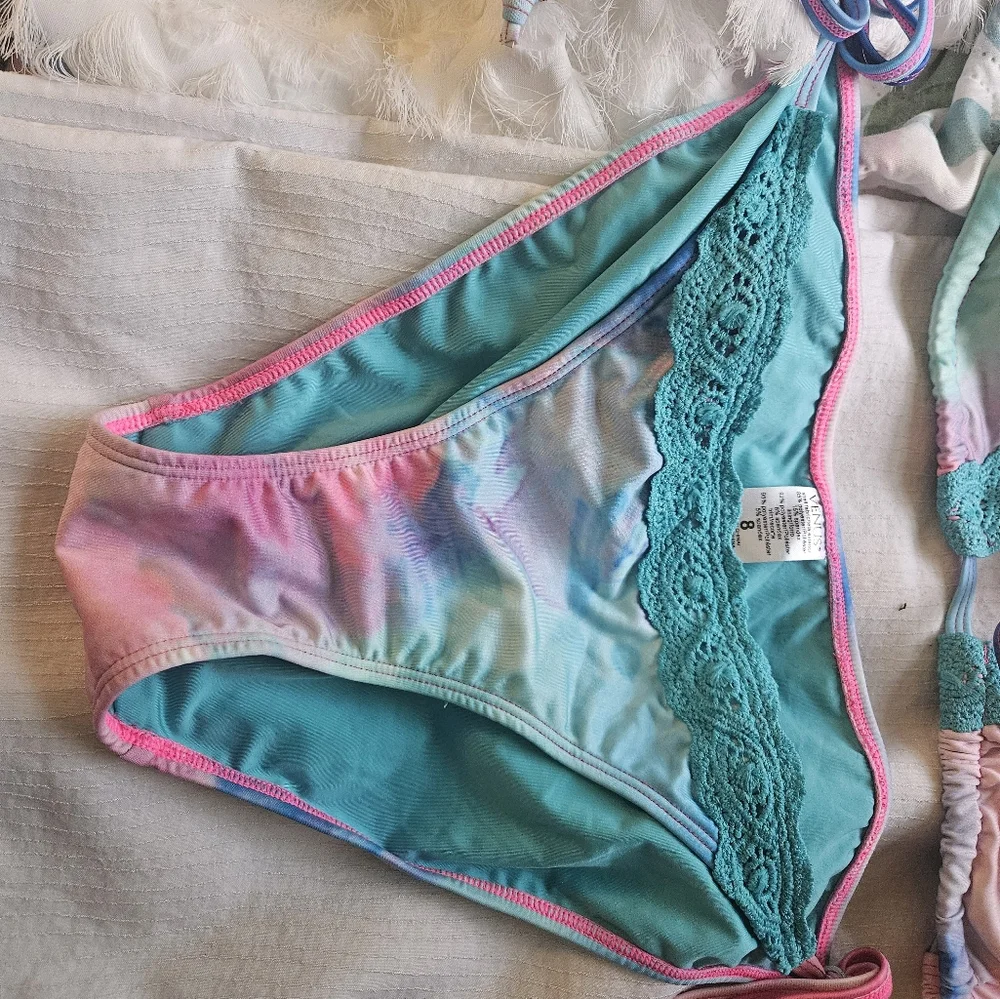 VENUS Bikini - Picture 3 of 5